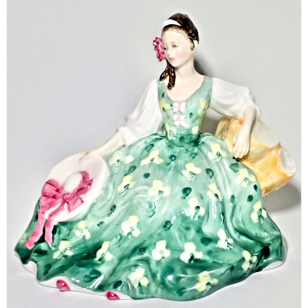 Royal Doulton England Elyse" HN 2474 Bone China Figurine England UK 1971" 5 3/4" - Picture 2 of 14